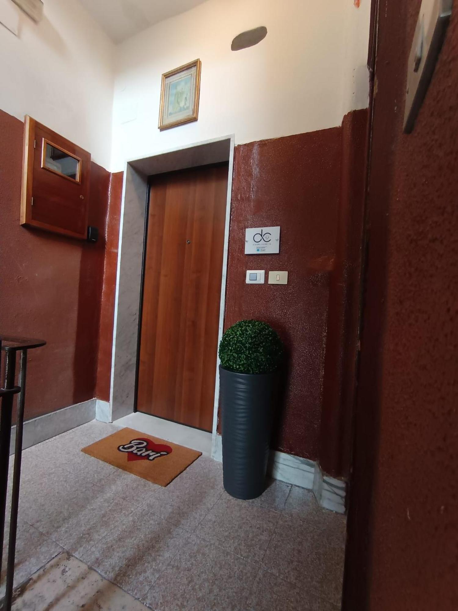 شقة Dimora Crispi 70 باري المظهر الخارجي الصورة